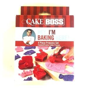 𝅺NWT Cake Boss 4 Piece Princess Set.